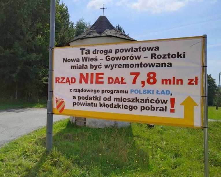 Banery krytykujące Polski ład, pojawiły się w Kłodzku/ fot. facebook Maciej Awiżeń