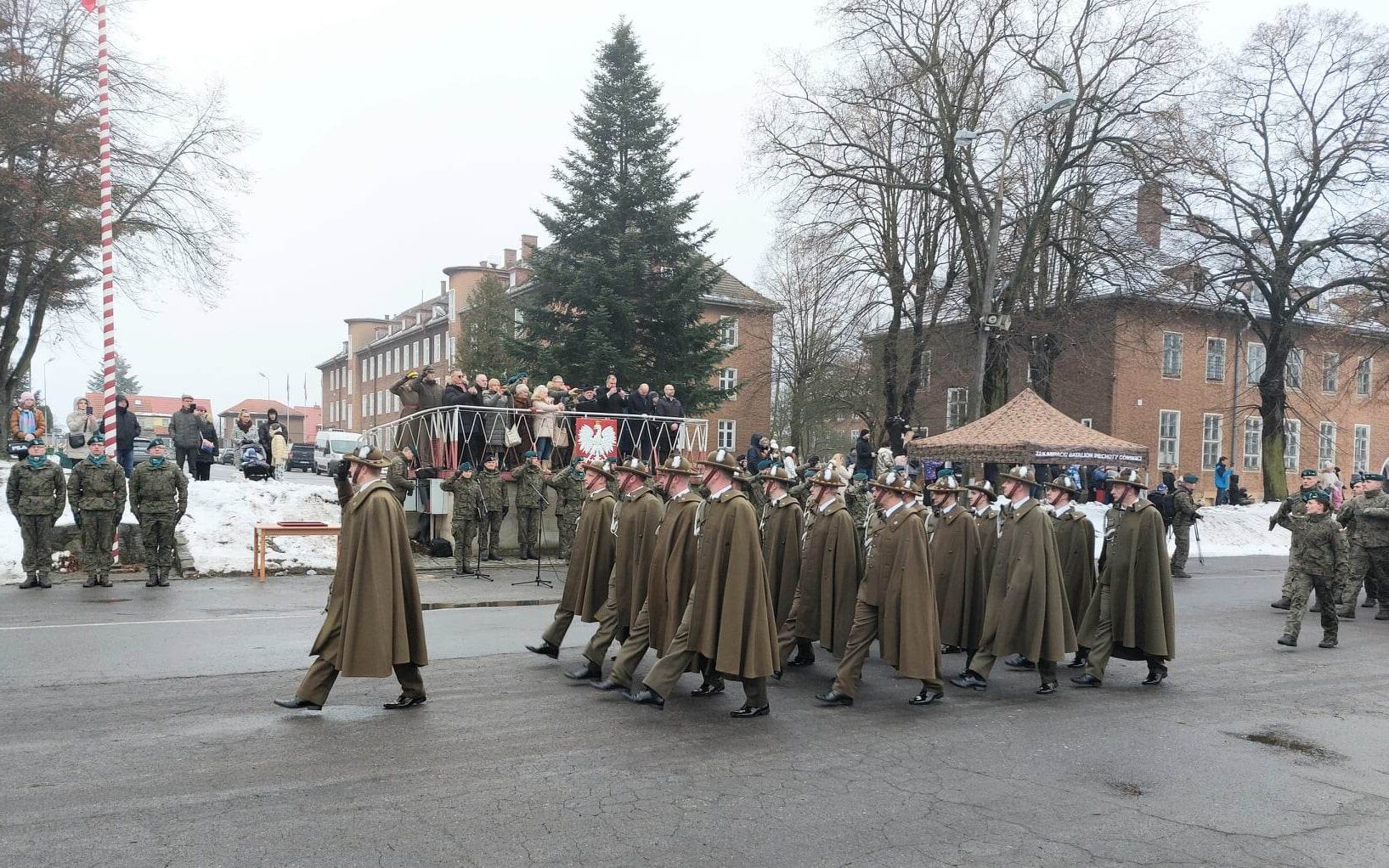 Kłodzcy żołnierze jadą do Kosowa /fot. Michał Piszko Burmistrz Miasta Kłodzko (facebook)