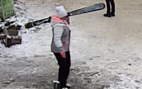 Uwaga! Poszukiwana kobieta, która przywłaszczyła cudze narty w Czarnej Górze /fot. KPP Kłodzko